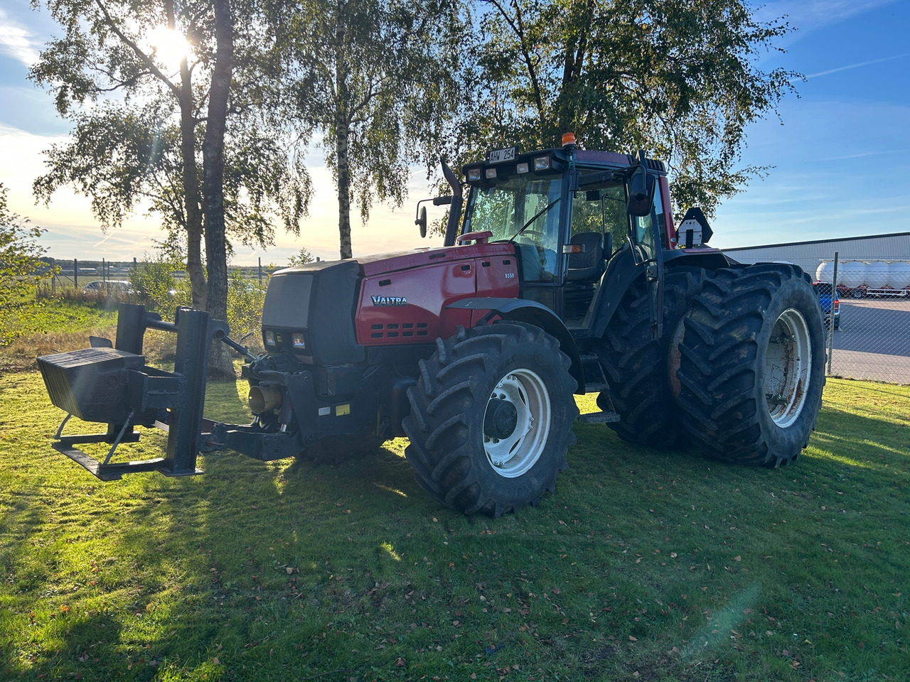 Valtra 8550 HiTech - Трактор: фото 1 Valtra 8550 HiTech - Трактор: фото 1