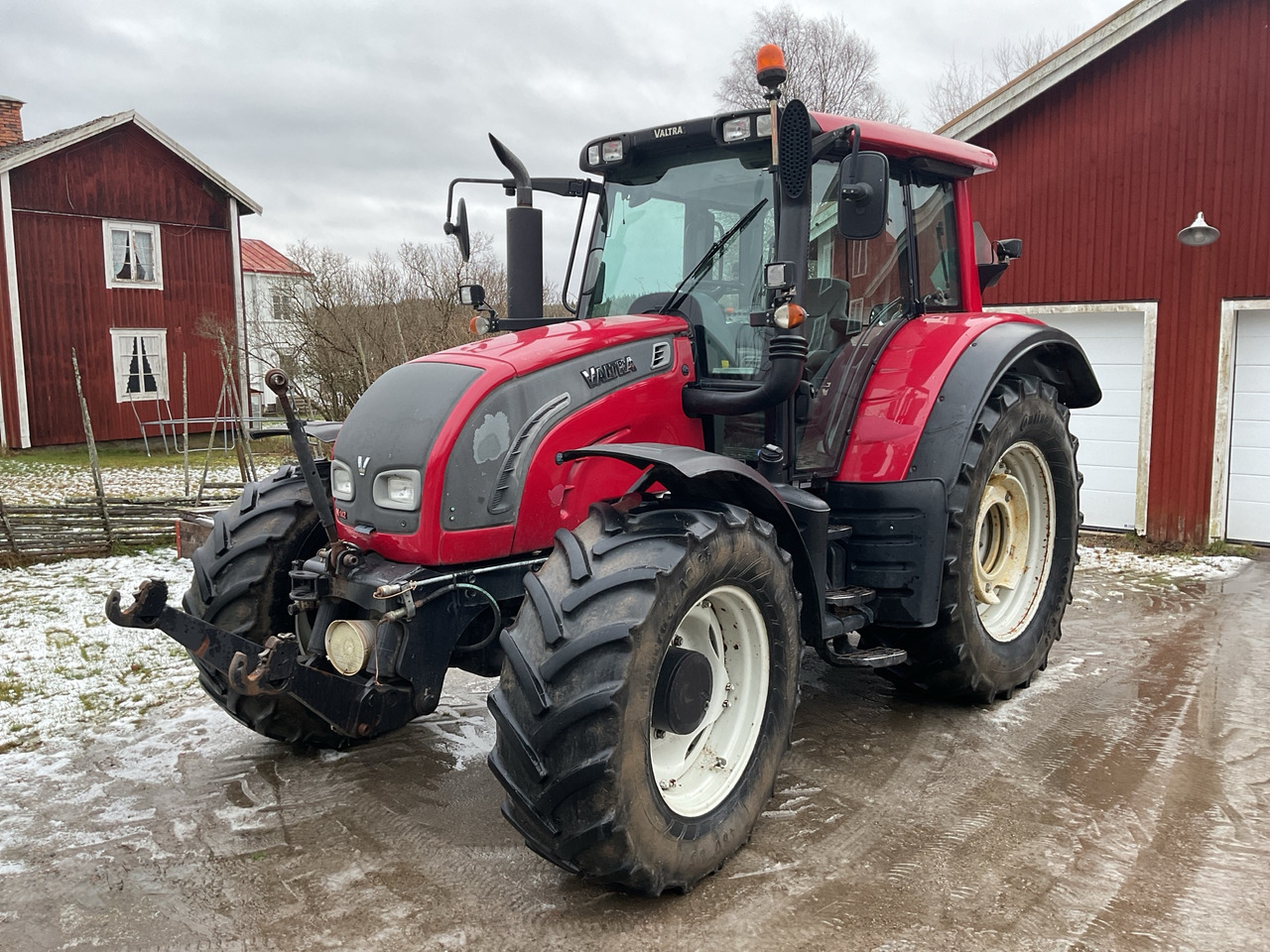 Valtra N142 - Трактор: фото 1 Valtra N142 - Трактор: фото 1