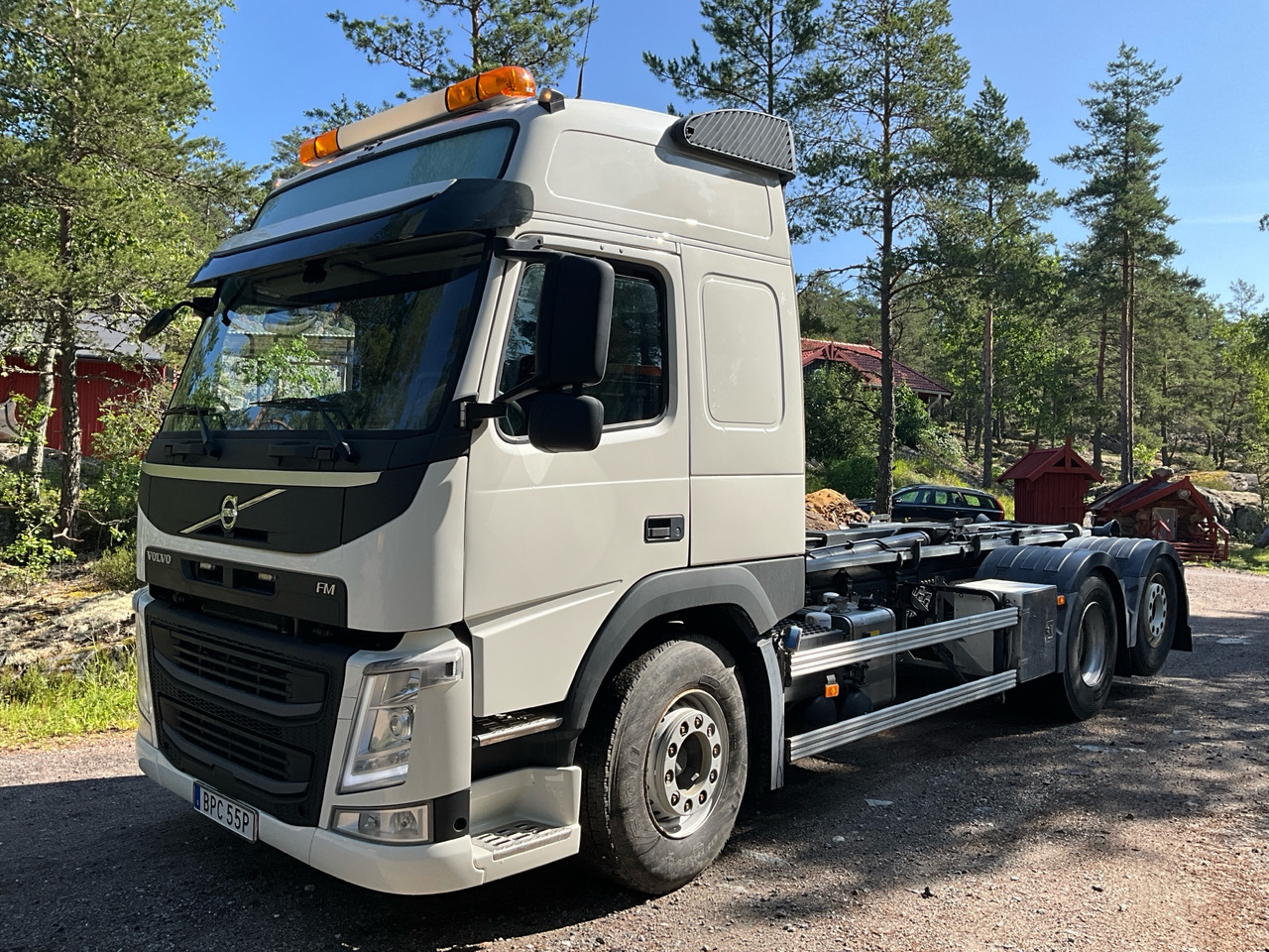 Volvo FM 6x2 - Крюковой мультилифт: фото 1 Volvo FM 6x2 - Крюковой мультилифт: фото 1