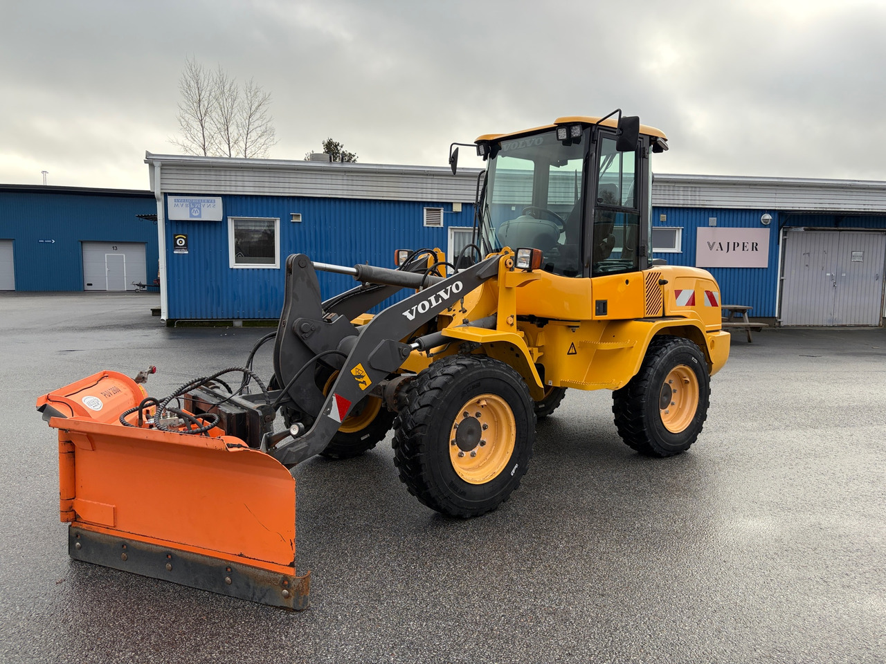 Volvo L30G - Колёсный погрузчик: фото 1 Volvo L30G - Колёсный погрузчик: фото 1