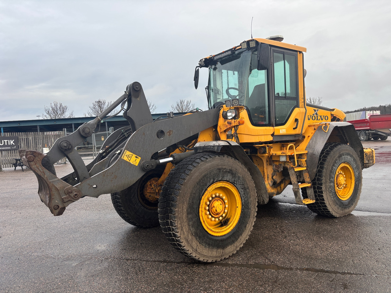 Volvo L70F - Колёсный погрузчик: фото 1 Volvo L70F - Колёсный погрузчик: фото 1