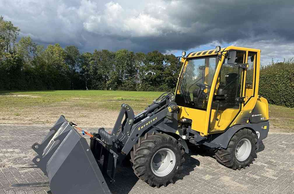 Eurotrac W12 S, cabine, verwarming, bak vorken ex demo! - Колёсный погрузчик: фото 1 Eurotrac W12 S, cabine, verwarming, bak vorken ex demo! - Колёсный погрузчик: фото 1