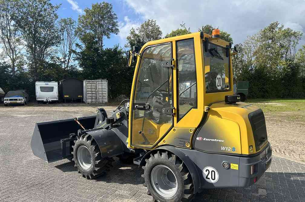 Eurotrac W12 S, cabine, verwarming, bak vorken ex demo! - Колёсный погрузчик: фото 2 Eurotrac W12 S, cabine, verwarming, bak vorken ex demo! - Колёсный погрузчик: фото 2
