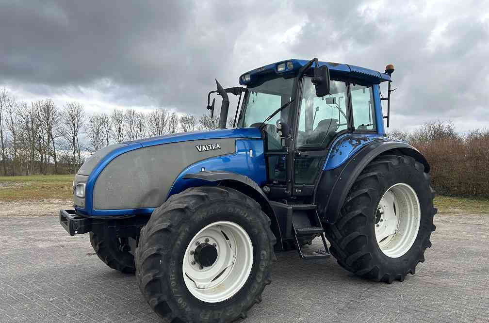 Valtra T130 trekker - Трактор: фото 1 Valtra T130 trekker - Трактор: фото 1