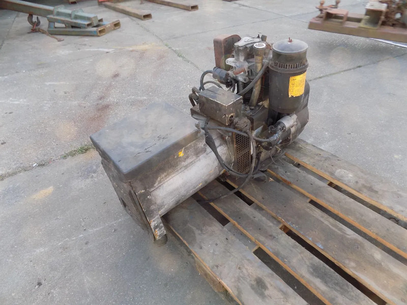 Lamborghini hatz generator - Электрогенератор: фото 1 Lamborghini hatz generator - Электрогенератор: фото 1