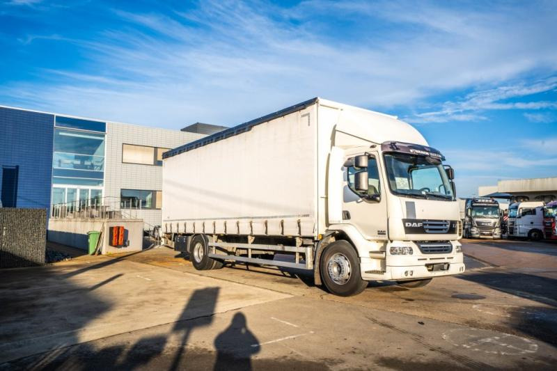 DAF LF 55.250 - Тентованный грузовик: фото 2 DAF LF 55.250 - Тентованный грузовик: фото 2
