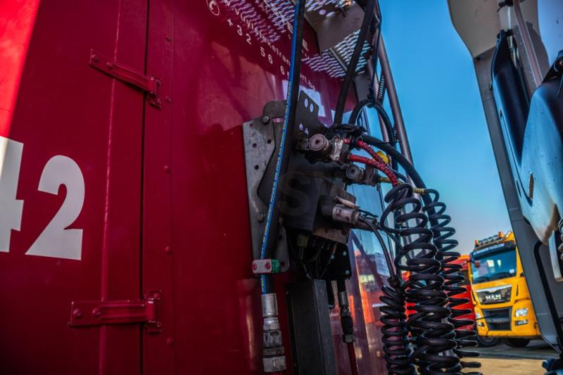 KRAKER WALKING FLOOR CF 200-92 m3 - Полуприцеп с подвижным полом: фото 5 KRAKER WALKING FLOOR CF 200-92 m3 - Полуприцеп с подвижным полом: фото 5