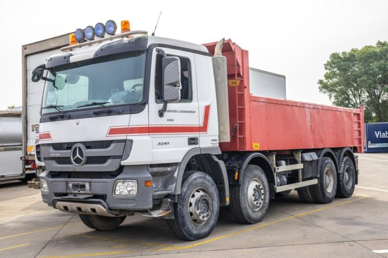 Mercedes ACTROS 3241 K -MP3-E5-Fire damage/dégâts du feu - Самосвал: фото 1 Mercedes ACTROS 3241 K -MP3-E5-Fire damage/dégâts du feu - Самосвал: фото 1