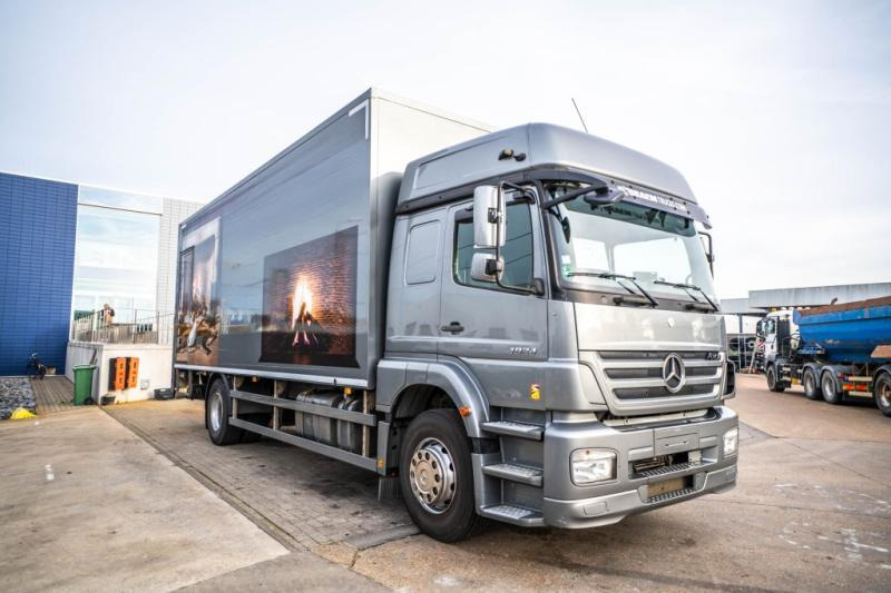 Mercedes AXOR 1824 L - 132 150 KM - Грузовик с закрытым кузовом: фото 2 Mercedes AXOR 1824 L - 132 150 KM - Грузовик с закрытым кузовом: фото 2