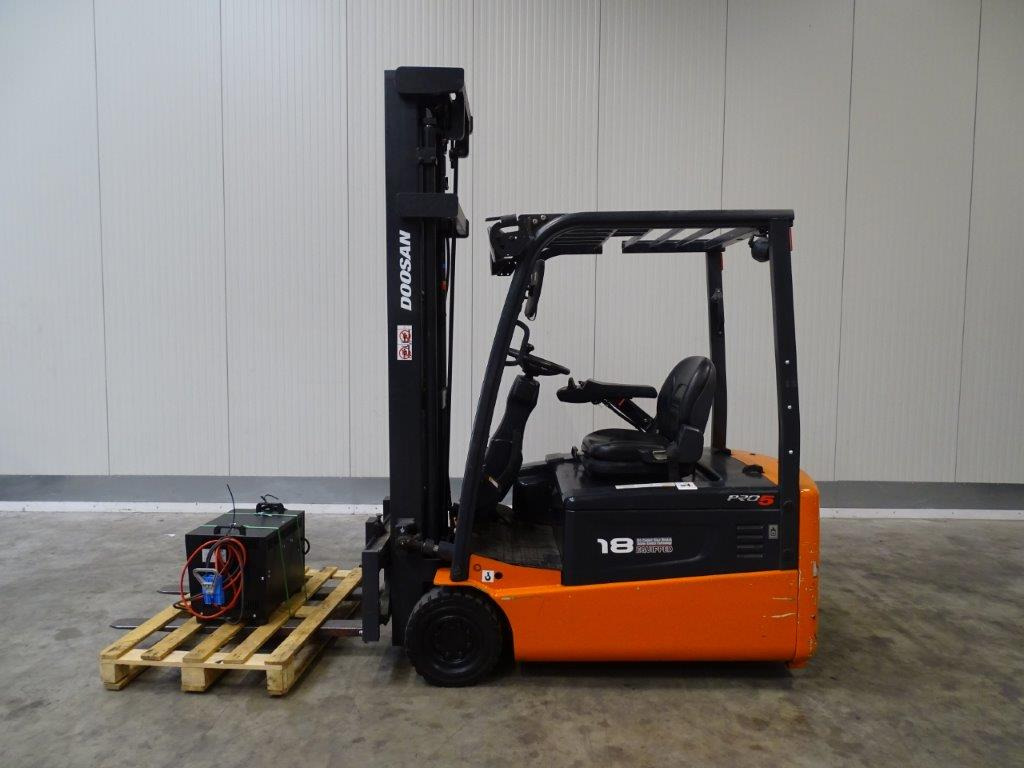 Doosan B18T-5 - TRIPLEX - Электропогрузчик: фото 3 Doosan B18T-5 - TRIPLEX - Электропогрузчик: фото 3