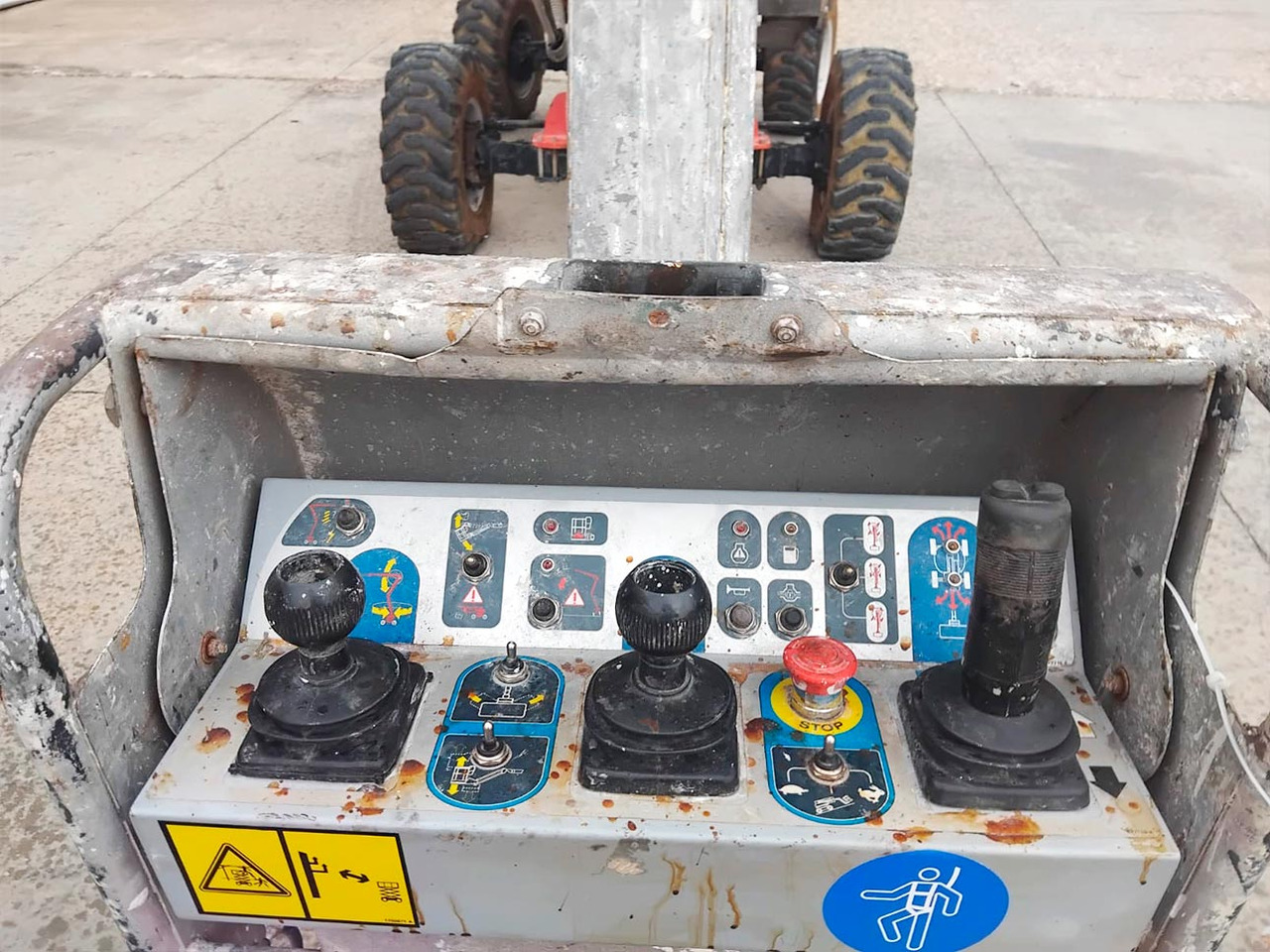 Коленчатый подъемник MANITOU 180ATJ: фото 13 Коленчатый подъемник MANITOU 180ATJ: фото 13