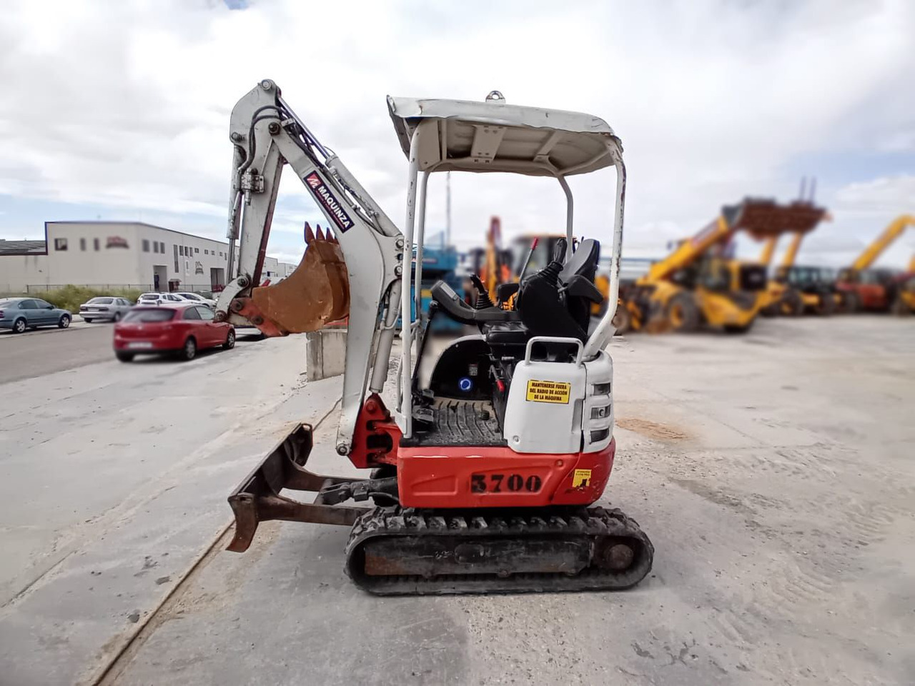 TAKEUCHI TB215R - Мини-экскаватор: фото 1 TAKEUCHI TB215R - Мини-экскаватор: фото 1