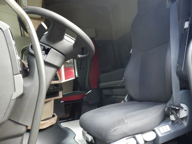 Volvo FH 13.420 Wielbasis 400 cm / 9 T vooras / Alcoa / Sper / GVW 20500 KG - Тягач: фото 5 Volvo FH 13.420 Wielbasis 400 cm / 9 T vooras / Alcoa / Sper / GVW 20500 KG - Тягач: фото 5