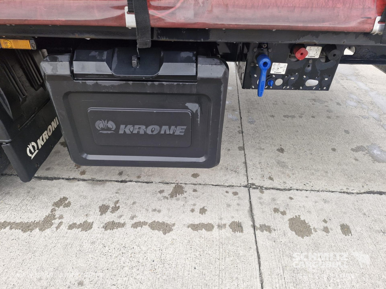 KRONE Curtainsider Mega - Тентованный полуприцеп: фото 3 KRONE Curtainsider Mega - Тентованный полуприцеп: фото 3