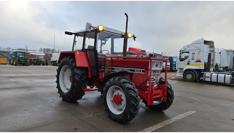 Case International 844 S (4X4 / BELGIAN TRACTOR / PERFECT CONDITION / GEARBOX TOP CONDITION) - Трактор: фото 3 Case International 844 S (4X4 / BELGIAN TRACTOR / PERFECT CONDITION / GEARBOX TOP CONDITION) - Трактор: фото 3