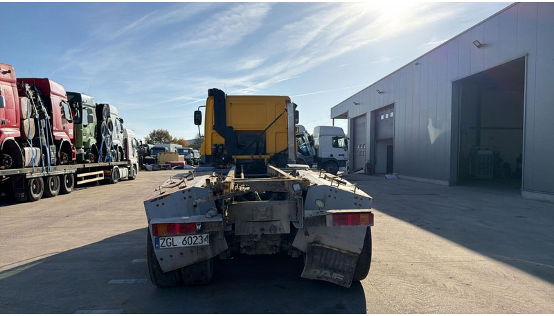 DAF CF 85.360 (BOITE MANUELLE / MANUAL GEARBOX / BIG HUB / GRAND PONT / LAMES / 8X4) - Грузовик-шасси: фото 5 DAF CF 85.360 (BOITE MANUELLE / MANUAL GEARBOX / BIG HUB / GRAND PONT / LAMES / 8X4) - Грузовик-шасси: фото 5