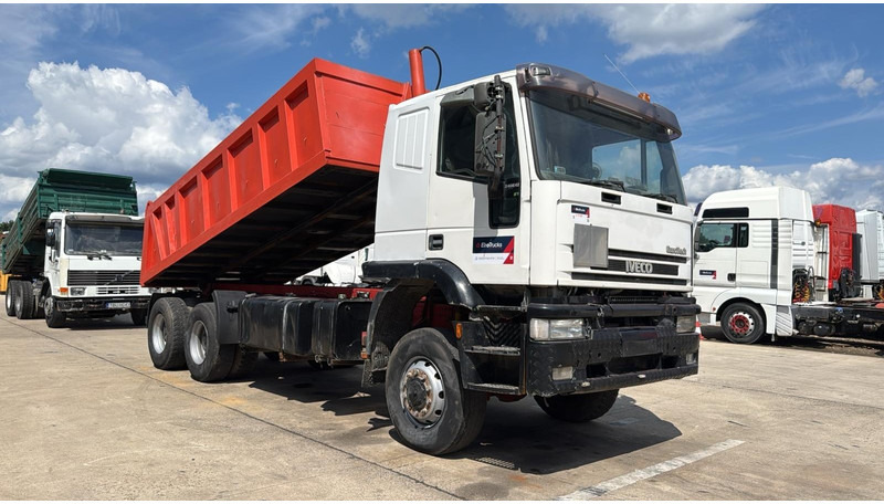 Iveco Eurotech 340 E 42 (POMPE MANUELLE / 6X6 / MANUAL PUMP / GRAND PONT / LAMES) - Самосвал: фото 3 Iveco Eurotech 340 E 42 (POMPE MANUELLE / 6X6 / MANUAL PUMP / GRAND PONT / LAMES) - Самосвал: фото 3
