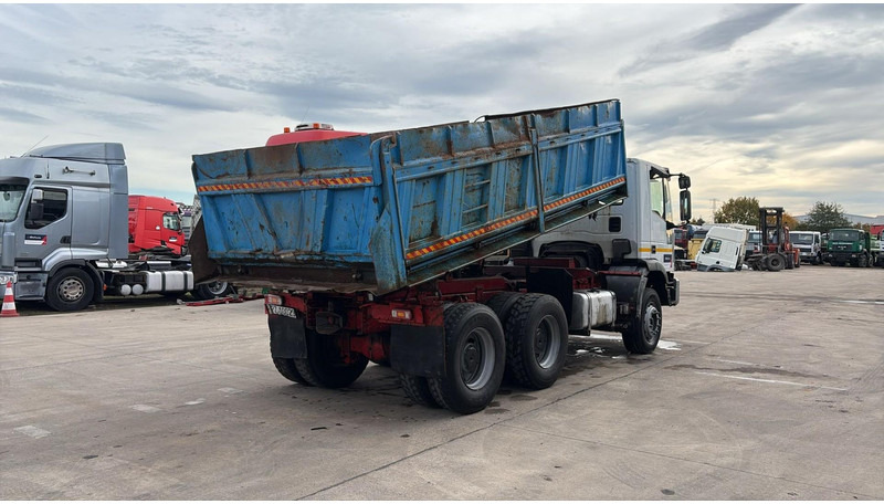 Iveco Eurotrakker 260 E 37 (POMPE MANUELLE / MANUAL PUMP / LAMES / STEEL SUSP. / BIG AXLE / GRANT PONT) - Самосвал: фото 4 Iveco Eurotrakker 260 E 37 (POMPE MANUELLE / MANUAL PUMP / LAMES / STEEL SUSP. / BIG AXLE / GRANT PONT) - Самосвал: фото 4