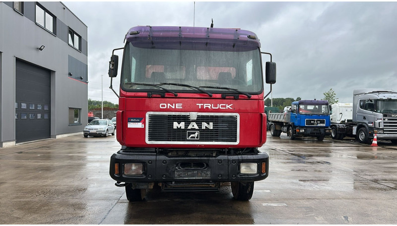 MAN 26.403 (STEEL SUSPENSION / VERY CLEAN / 6 CYLINDER / BIG AXLE / EURO 2) - Самосвал: фото 2 MAN 26.403 (STEEL SUSPENSION / VERY CLEAN / 6 CYLINDER / BIG AXLE / EURO 2) - Самосвал: фото 2