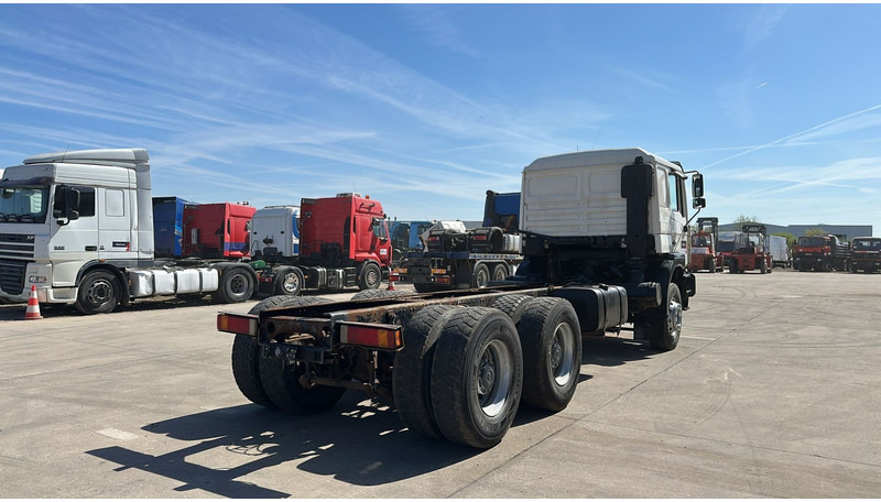 MAN 33.464 (6 CYLINDER / EURO 2 / SEMI MANUAL PUMP / BIG AXLE / STEEL SUSP. / LAMES) - Грузовик-шасси: фото 4 MAN 33.464 (6 CYLINDER / EURO 2 / SEMI MANUAL PUMP / BIG AXLE / STEEL SUSP. / LAMES) - Грузовик-шасси: фото 4
