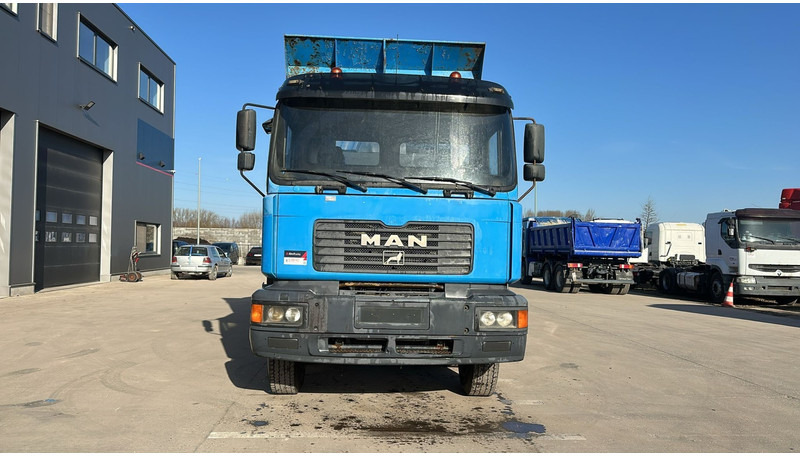 MAN 35.364 (STEEL SUSP. / 6 CYLINDER / BIG AXLE / EURO 2 / MEILLER TIPPER) - Самосвал: фото 3 MAN 35.364 (STEEL SUSP. / 6 CYLINDER / BIG AXLE / EURO 2 / MEILLER TIPPER) - Самосвал: фото 3
