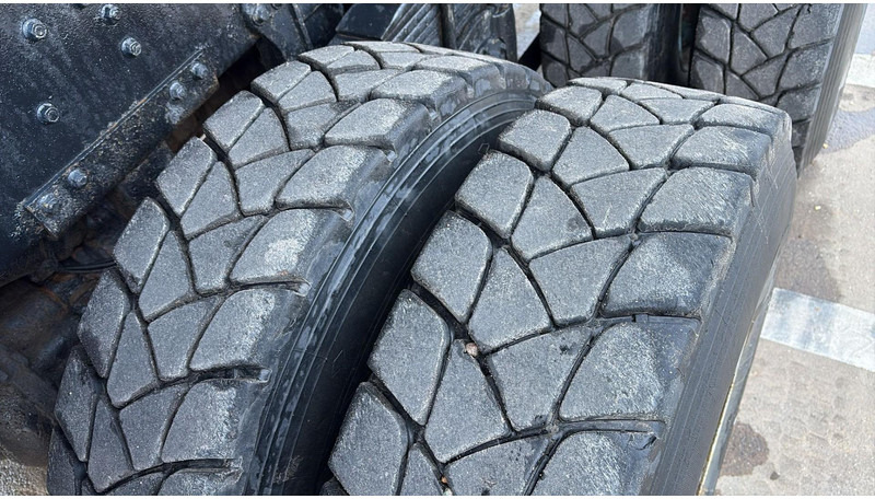 Самосвал MAN 35.414 (6 CYLINDER / 8X6 / BIG AXLES / STEEL SUSP. / LAMES / GRAND PONT): фото 14 Самосвал MAN 35.414 (6 CYLINDER / 8X6 / BIG AXLES / STEEL SUSP. / LAMES / GRAND PONT): фото 14