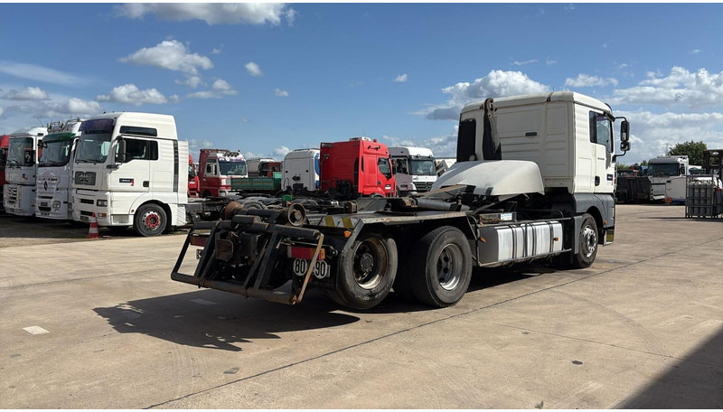 MAN TGA 28.480 (MANUAL PUMP / POMPE MANUELLE / BOITE MANUAL / MANUAL GEARBOX) - Грузовик-шасси: фото 4 MAN TGA 28.480 (MANUAL PUMP / POMPE MANUELLE / BOITE MANUAL / MANUAL GEARBOX) - Грузовик-шасси: фото 4