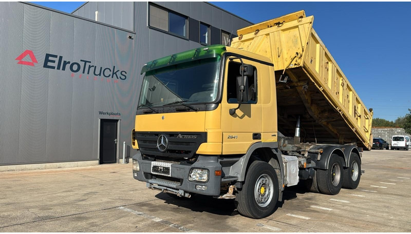 Mercedes-Benz Actros 2641 (EPS / PARFAIT ETAT / LAMES / GRAND PONT / 6X4 / MP2) - Самосвал: фото 1 Mercedes-Benz Actros 2641 (EPS / PARFAIT ETAT / LAMES / GRAND PONT / 6X4 / MP2) - Самосвал: фото 1