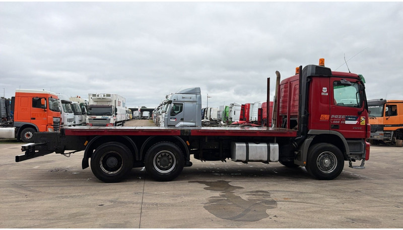 Mercedes-Benz Actros 2644 (EPS / GRAND PONT / 3 PEDALES / V6 / PARFAIT ETAT / MP2) - Грузовик бортовой/ Платформа: фото 3 Mercedes-Benz Actros 2644 (EPS / GRAND PONT / 3 PEDALES / V6 / PARFAIT ETAT / MP2) - Грузовик бортовой/ Платформа: фото 3