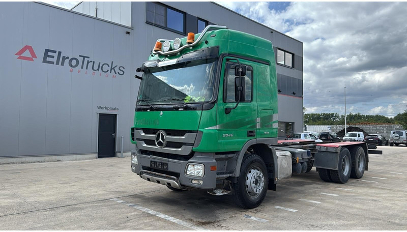 Mercedes-Benz Actros 2646 (LAMES / V6 / GRAND PONT / STEEL SUSP / MP3 / BOITE MANUELLE) - Грузовик-шасси: фото 1 Mercedes-Benz Actros 2646 (LAMES / V6 / GRAND PONT / STEEL SUSP / MP3 / BOITE MANUELLE) - Грузовик-шасси: фото 1