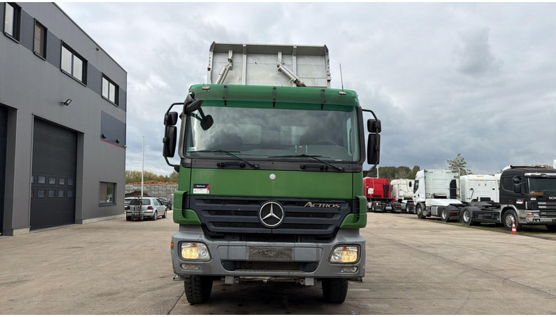 Mercedes-Benz Actros 3246 (EPS / LAMES / GRAND PONT / V6 / MP2 / 3 PEDALES) - Самосвал: фото 2 Mercedes-Benz Actros 3246 (EPS / LAMES / GRAND PONT / V6 / MP2 / 3 PEDALES) - Самосвал: фото 2