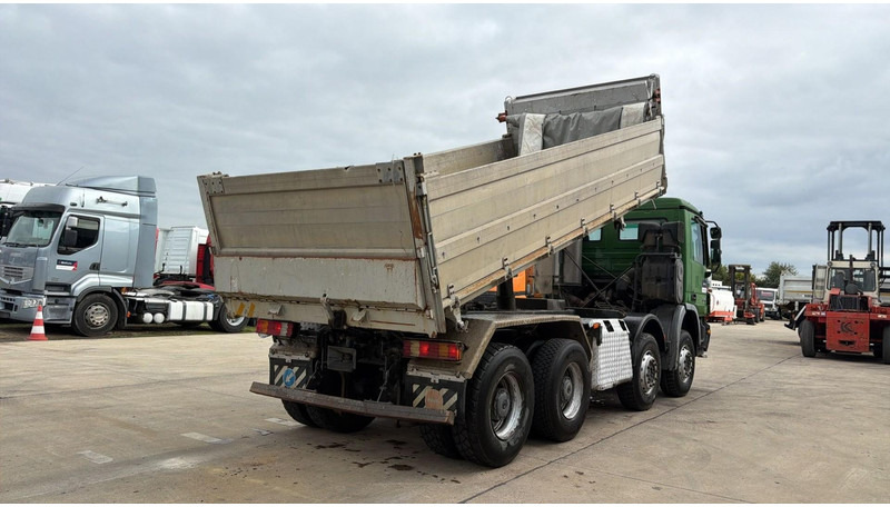 Mercedes-Benz Actros 3246 (EPS / LAMES / GRAND PONT / V6 / MP2 / 3 PEDALES) - Самосвал: фото 4 Mercedes-Benz Actros 3246 (EPS / LAMES / GRAND PONT / V6 / MP2 / 3 PEDALES) - Самосвал: фото 4