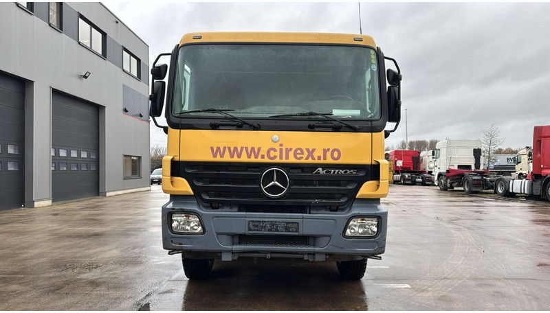 Mercedes-Benz Actros 4141 (EPS / 3 PEDALES / 8X4 / LAMES / GRAND PONT / STEEL SUSP. / MP2) - Грузовик-шасси: фото 5 Mercedes-Benz Actros 4141 (EPS / 3 PEDALES / 8X4 / LAMES / GRAND PONT / STEEL SUSP. / MP2) - Грузовик-шасси: фото 5