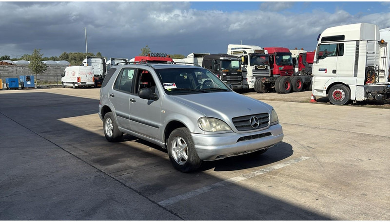 Mercedes-Benz M-Klasse ML 270 CDI - Внедорожник: фото 3 Mercedes-Benz M-Klasse ML 270 CDI - Внедорожник: фото 3