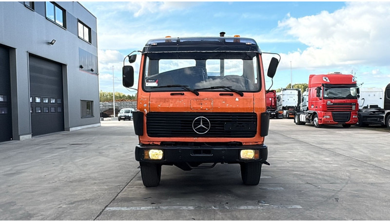 Mercedes-Benz SK 1622 (4X4 / LAMES / GRAND PONT / V6 / BIG AXLE / POMPE MANUELLE) - Грузовик-шасси: фото 2 Mercedes-Benz SK 1622 (4X4 / LAMES / GRAND PONT / V6 / BIG AXLE / POMPE MANUELLE) - Грузовик-шасси: фото 2