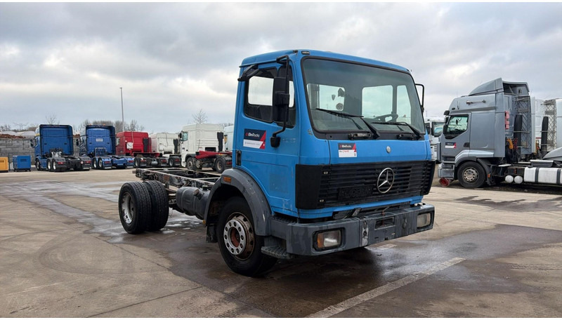Mercedes-Benz SK 1722 (V6 / LAMES / STEEL SUSP. / BOITE MANUELLE / MANUAL GEARBOX) - Грузовик-шасси: фото 3 Mercedes-Benz SK 1722 (V6 / LAMES / STEEL SUSP. / BOITE MANUELLE / MANUAL GEARBOX) - Грузовик-шасси: фото 3