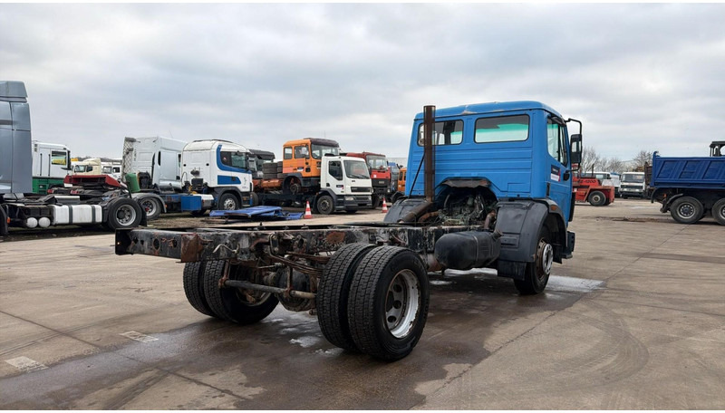 Mercedes-Benz SK 1722 (V6 / LAMES / STEEL SUSP. / BOITE MANUELLE / MANUAL GEARBOX) - Грузовик-шасси: фото 4 Mercedes-Benz SK 1722 (V6 / LAMES / STEEL SUSP. / BOITE MANUELLE / MANUAL GEARBOX) - Грузовик-шасси: фото 4