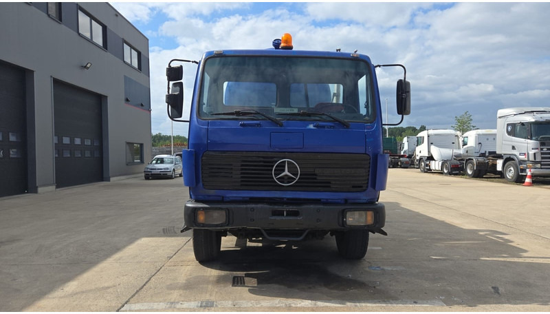 Mercedes-Benz SK 2222 (15000 L / LAMES / GRAND PONT / VIDANGEUR / BIG AXLE / V6) - Ассенизатор: фото 2 Mercedes-Benz SK 2222 (15000 L / LAMES / GRAND PONT / VIDANGEUR / BIG AXLE / V6) - Ассенизатор: фото 2