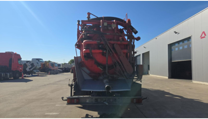 Mercedes-Benz SK 2435 (15.000 L / V8 AVEC 2X TURBO / BOITE MANUELLE / TRES BONNE ETAT / GRAND PONT) - Ассенизатор: фото 5 Mercedes-Benz SK 2435 (15.000 L / V8 AVEC 2X TURBO / BOITE MANUELLE / TRES BONNE ETAT / GRAND PONT) - Ассенизатор: фото 5