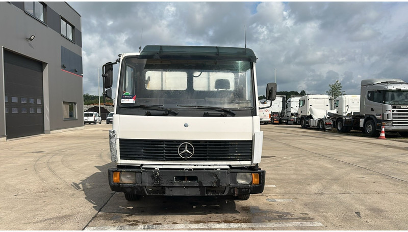 Mercedes-Benz SK 809 (POMPE MANUELLE / MANUAL PUMP / HELPER / AUXILAIRY / SPER / STEEL SUSP.) - Самосвал: фото 1 Mercedes-Benz SK 809 (POMPE MANUELLE / MANUAL PUMP / HELPER / AUXILAIRY / SPER / STEEL SUSP.) - Самосвал: фото 1