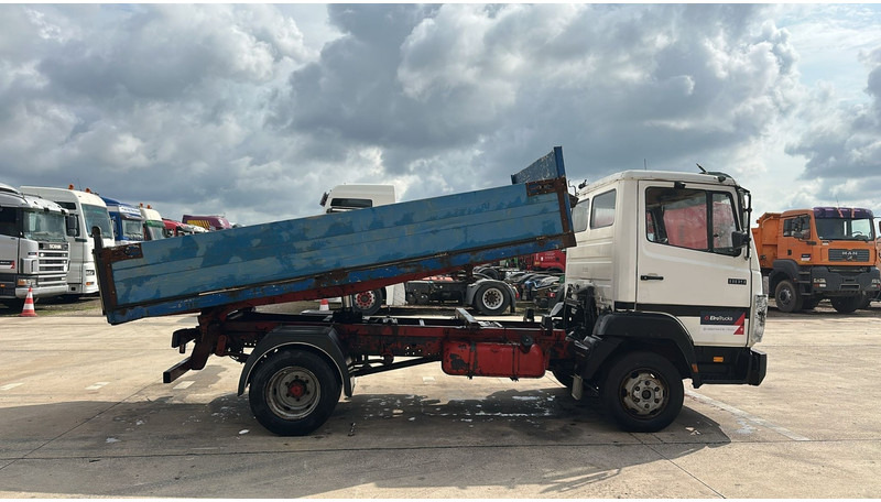 Mercedes-Benz SK 809 (POMPE MANUELLE / MANUAL PUMP / HELPER / AUXILAIRY / SPER / STEEL SUSP.) - Самосвал: фото 2 Mercedes-Benz SK 809 (POMPE MANUELLE / MANUAL PUMP / HELPER / AUXILAIRY / SPER / STEEL SUSP.) - Самосвал: фото 2