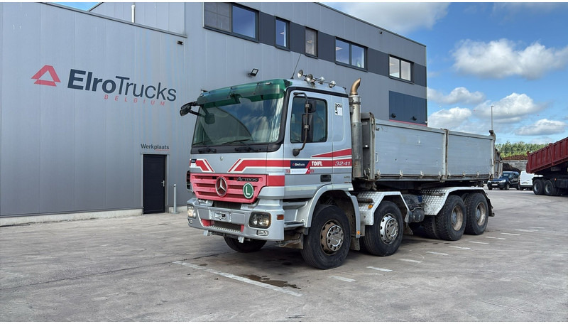 Mercedes-Benz actros 3241 (8X4 / LAMES / GRAND PONT / GRAND BENNE / TRES BONNE ETAT) - Самосвал: фото 1 Mercedes-Benz actros 3241 (8X4 / LAMES / GRAND PONT / GRAND BENNE / TRES BONNE ETAT) - Самосвал: фото 1