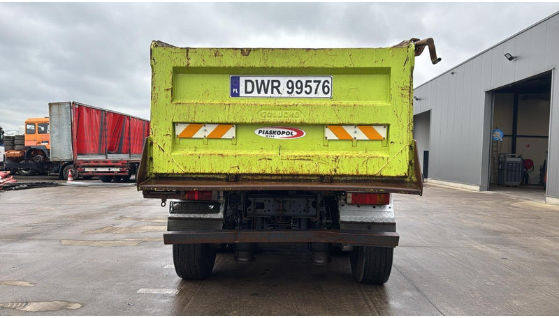 Renault KERAX 420 (10X4 / 43 TONNES !! / LAMES / GRAND PONT / STEEL SUSP. / MANUAL GEARBOX / BOITE MANUELLE) - Самосвал: фото 5 Renault KERAX 420 (10X4 / 43 TONNES !! / LAMES / GRAND PONT / STEEL SUSP. / MANUAL GEARBOX / BOITE MANUELLE) - Самосвал: фото 5