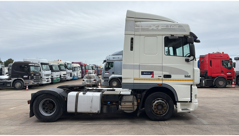 DAF 105 XF 460 (AIRCO / GOOD CONDITION / BONNE ETAT / BOITE MANUALLE / GEARBOX MANUAL) - Тягач: фото 4 DAF 105 XF 460 (AIRCO / GOOD CONDITION / BONNE ETAT / BOITE MANUALLE / GEARBOX MANUAL) - Тягач: фото 4