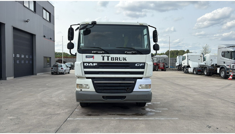 DAF 85 CF 410 (LOW CABIN / PETIT CABINE / TRES PROPRE / CLEAN CONDITION) - Тягач: фото 2 DAF 85 CF 410 (LOW CABIN / PETIT CABINE / TRES PROPRE / CLEAN CONDITION) - Тягач: фото 2