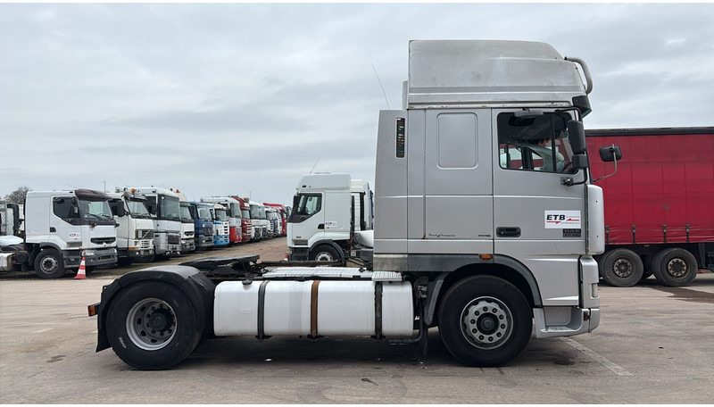 DAF XF 95.480 (EURO 3 / MANUAL GEARBOX / BOITE MANUELLE) - Тягач: фото 4 DAF XF 95.480 (EURO 3 / MANUAL GEARBOX / BOITE MANUELLE) - Тягач: фото 4
