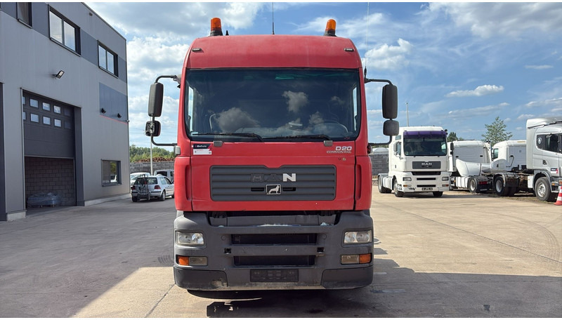 MAN TGA 18.390 (BOITE MANUELLE / MANUAL GEARBOX / PTO / POMPE HYDRAULIQUE) - Тягач: фото 2 MAN TGA 18.390 (BOITE MANUELLE / MANUAL GEARBOX / PTO / POMPE HYDRAULIQUE) - Тягач: фото 2