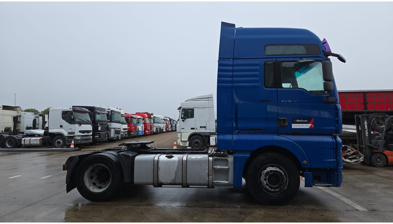 MAN TGA 18.410 (864.000 KM / MANUAL PUMP / MANUAL GEARBOX / RETARDER / POMPE MANUELLE) - Тягач: фото 4 MAN TGA 18.410 (864.000 KM / MANUAL PUMP / MANUAL GEARBOX / RETARDER / POMPE MANUELLE) - Тягач: фото 4