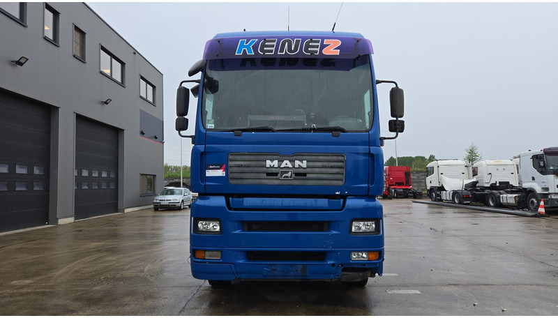 MAN TGA 18.410 (864.000 KM / MANUAL PUMP / MANUAL GEARBOX / RETARDER / POMPE MANUELLE) - Тягач: фото 2 MAN TGA 18.410 (864.000 KM / MANUAL PUMP / MANUAL GEARBOX / RETARDER / POMPE MANUELLE) - Тягач: фото 2
