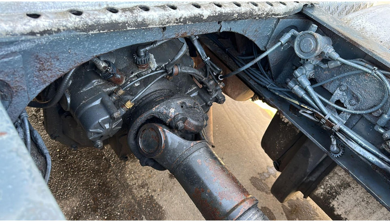 Тягач Scania 124-420 Topline (MANUAL GEARBOX / BOITE MANUELLE): фото 13 Тягач Scania 124-420 Topline (MANUAL GEARBOX / BOITE MANUELLE): фото 13